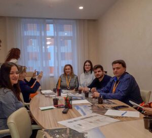 5 ноября АН «Золотой ключик» провел выездное оперативное совещание в офисе продаж ЖК «КМ Анкудиновский парк» 